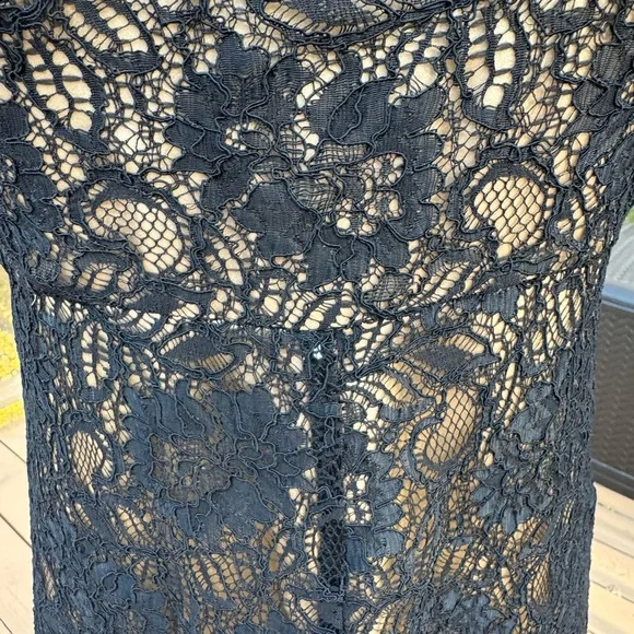 Bloomingdale’s Black Halter Dress size 4 Perfect for the holidays - Picture 3 of 7